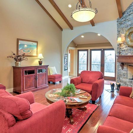 Beautiful Central Fayetteville Townhome With Views! Kültér fotó