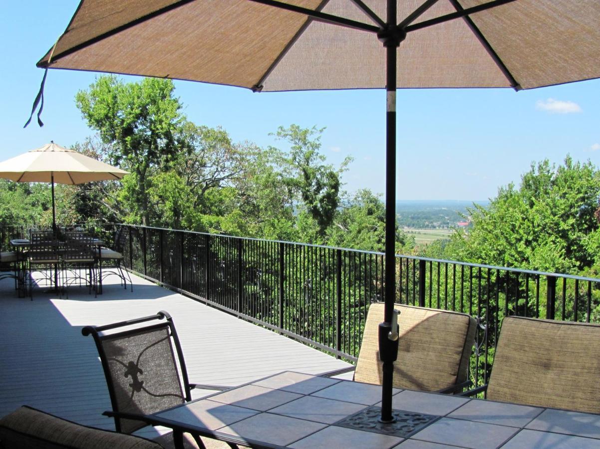 Beautiful Central Fayetteville Townhome With Views! Kültér fotó