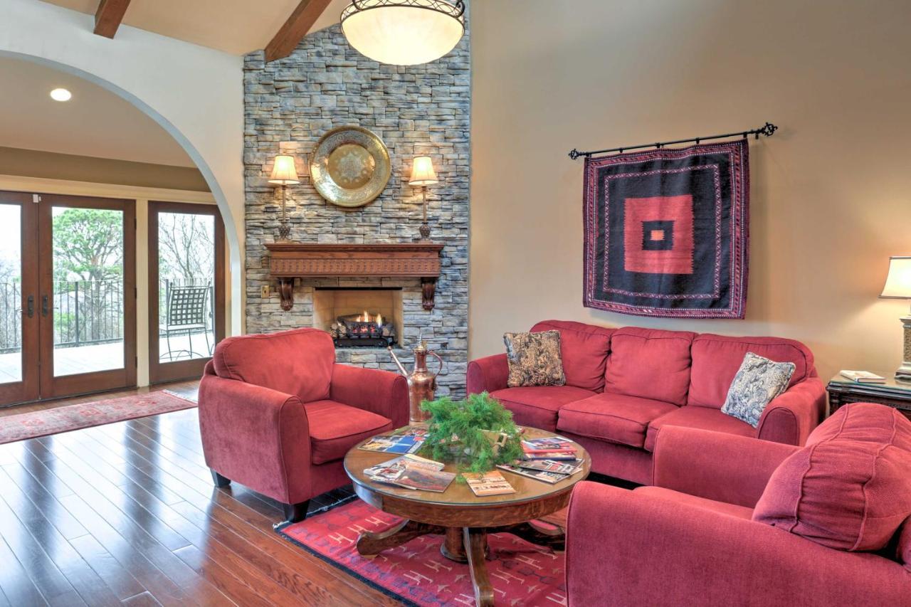 Beautiful Central Fayetteville Townhome With Views! Kültér fotó