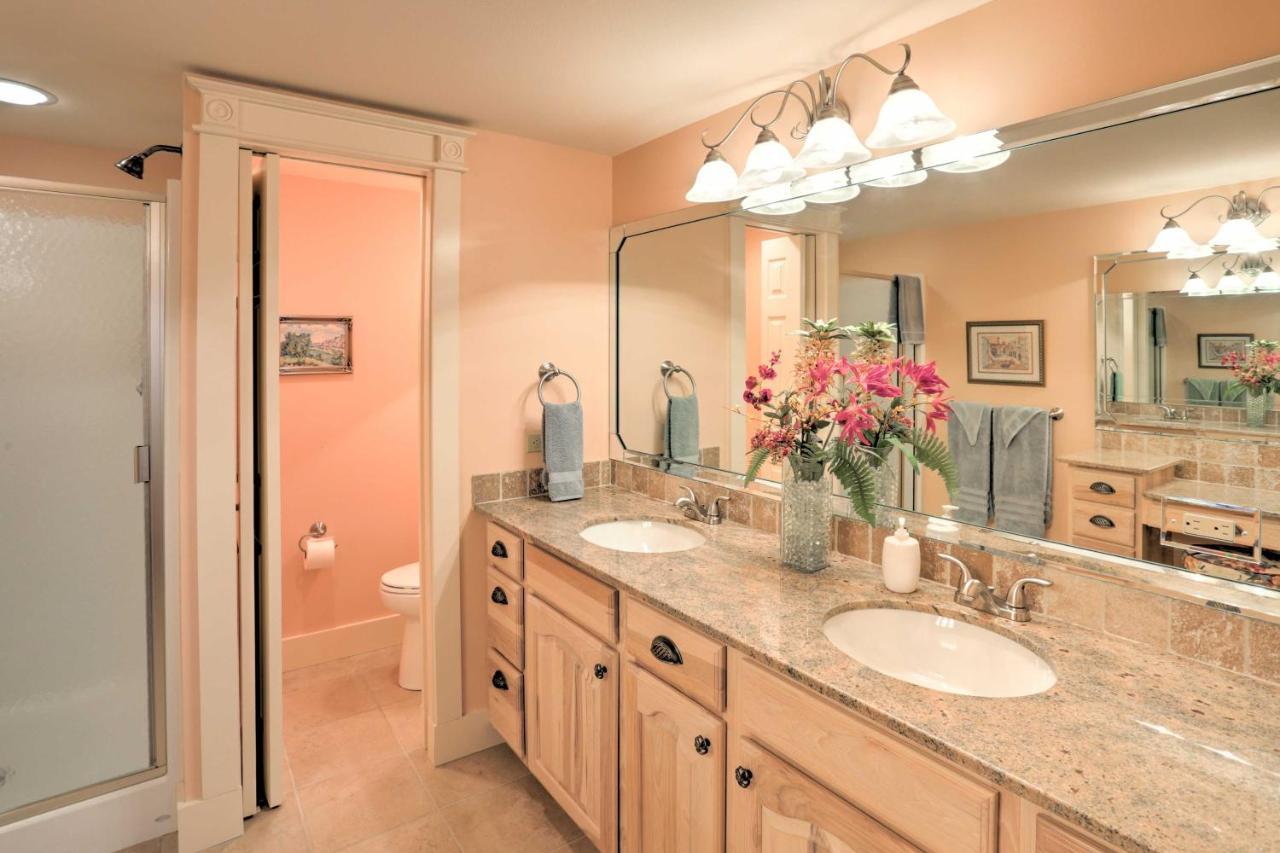 Beautiful Central Fayetteville Townhome With Views! Kültér fotó