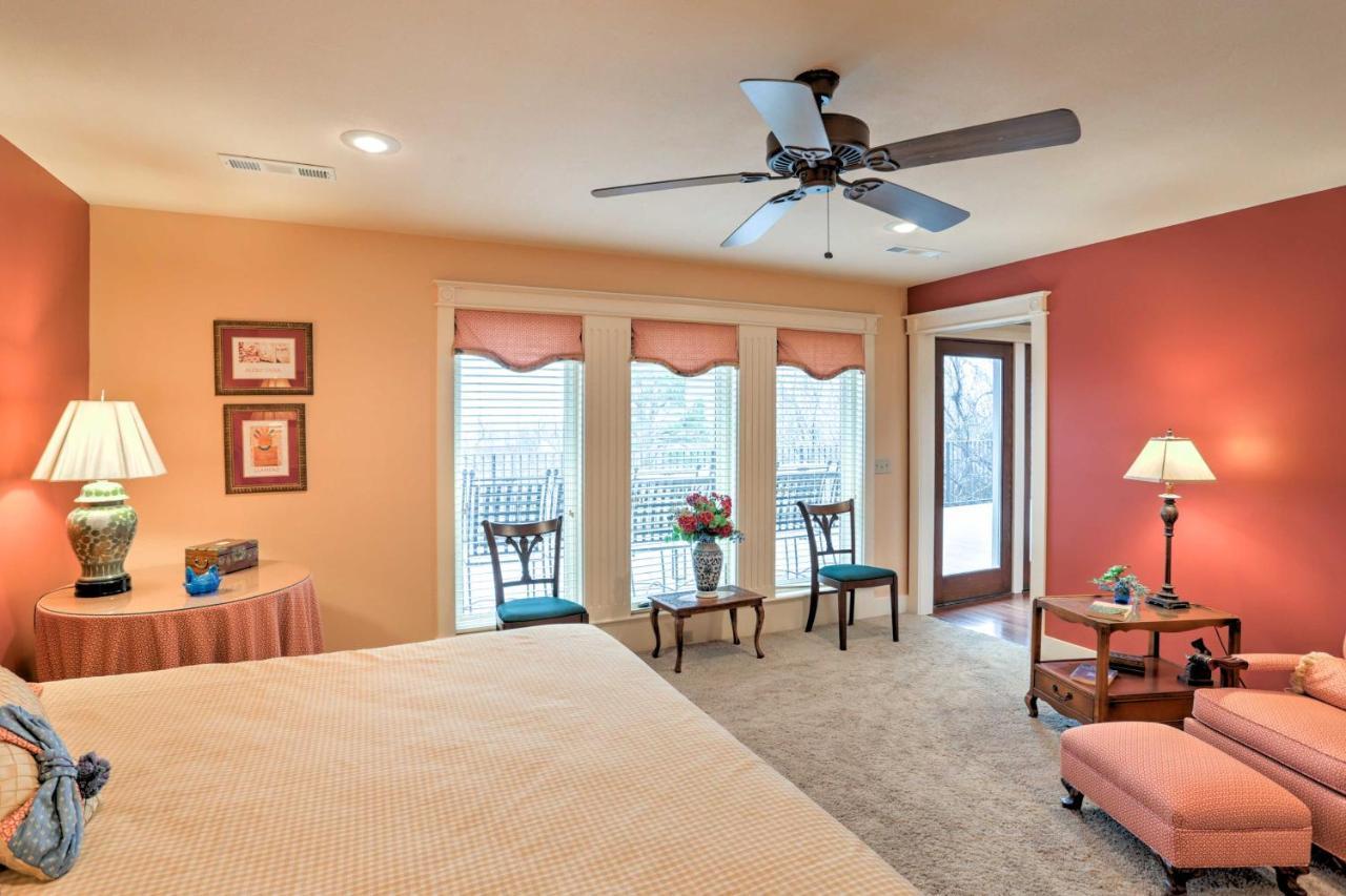 Beautiful Central Fayetteville Townhome With Views! Kültér fotó