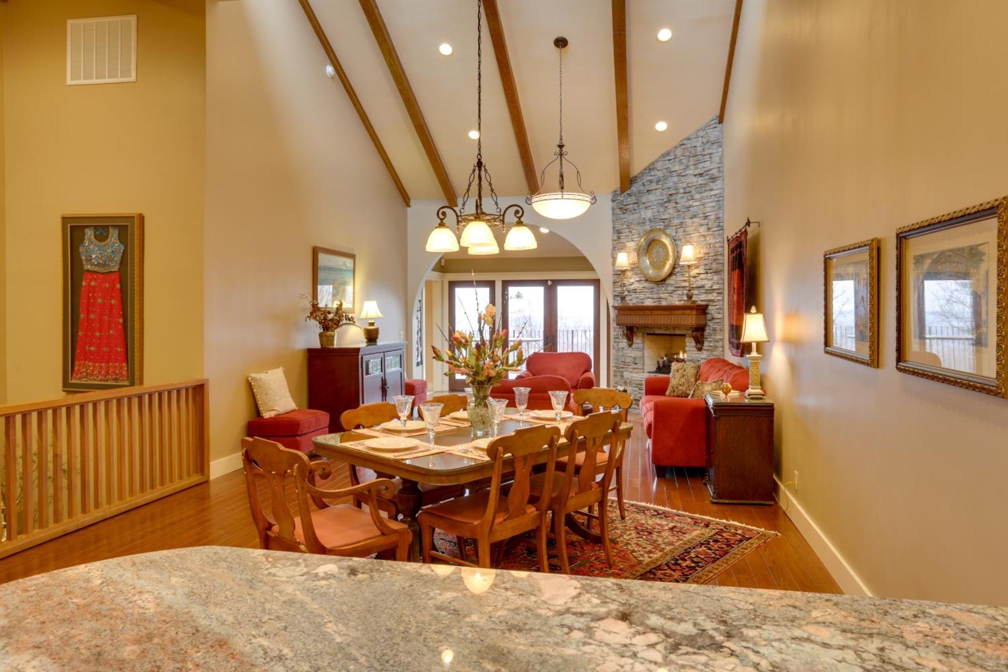 Beautiful Central Fayetteville Townhome With Views! Kültér fotó