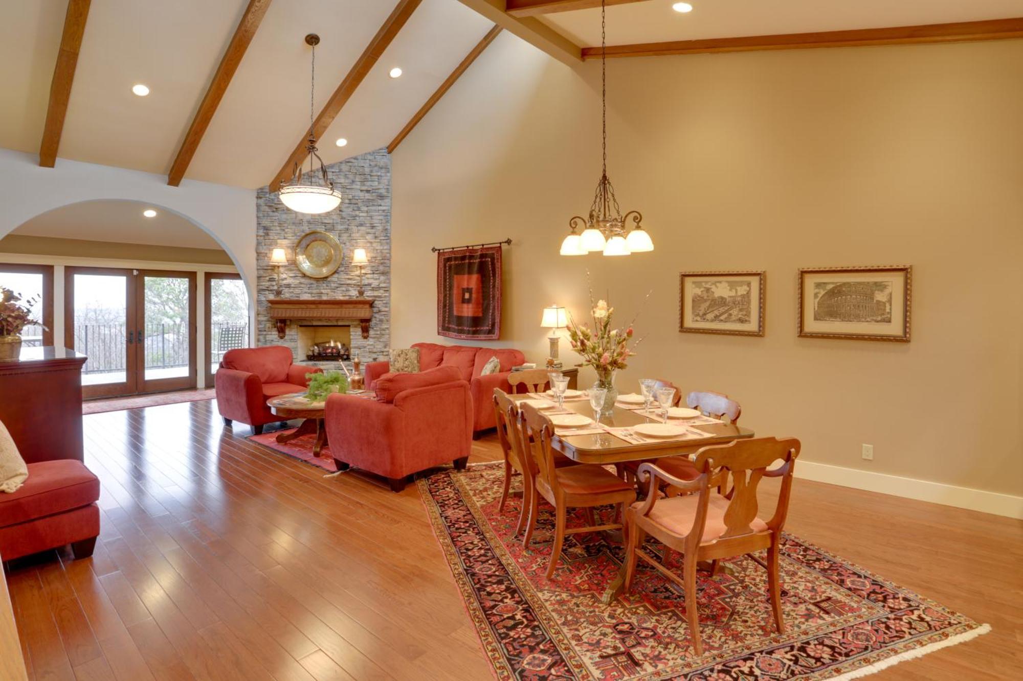 Beautiful Central Fayetteville Townhome With Views! Kültér fotó